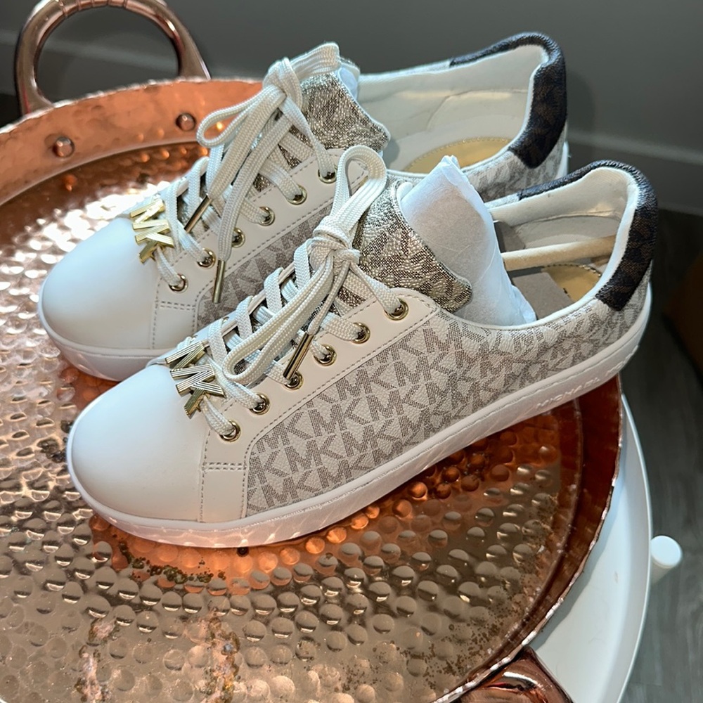 Michael Kors Poppy Lace Up Sneakers